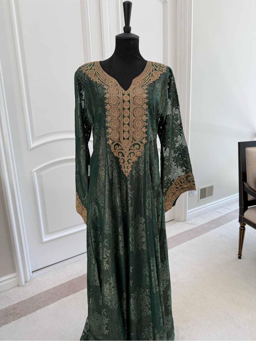 Elegant Green Lace Maxi Dress with Gold Embroidery (Traditional Kaftan)